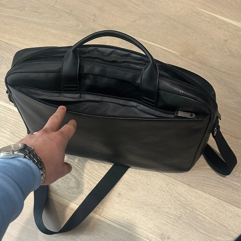 Reaction Kenneth Cole Classic Black Briefcase
